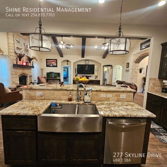 Building Photo - 277 Skyline Dr