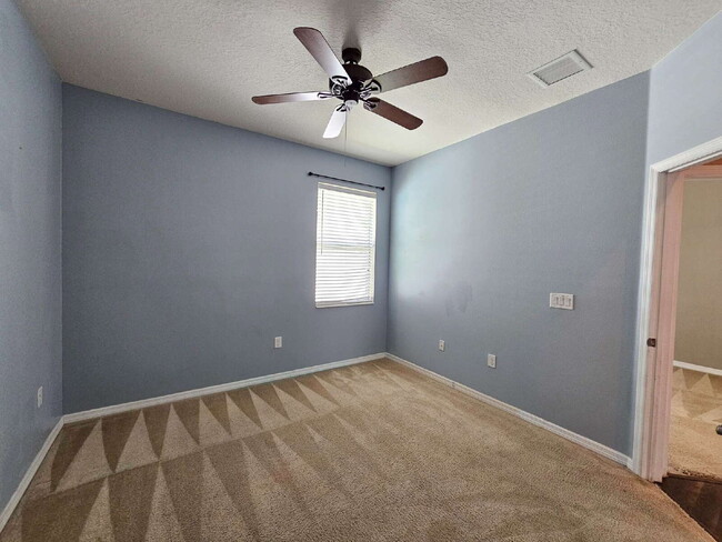 Building Photo - Spacious Phillips Landing Home w/ Walk-In ...
