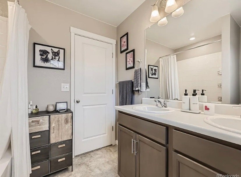 Building Photo - 723 Quatar St