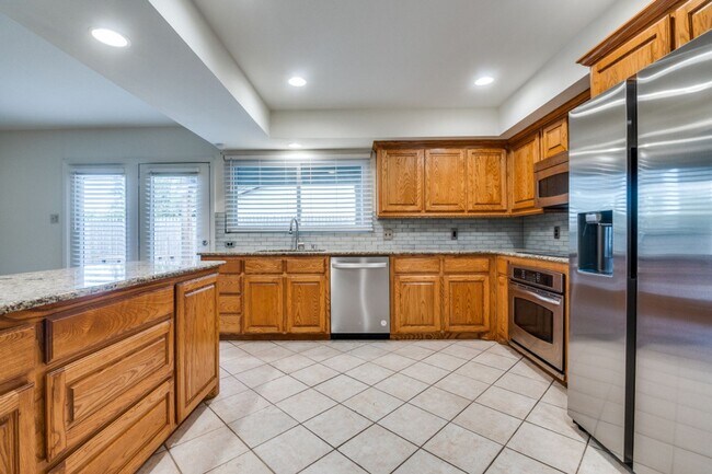 Building Photo - MODERN HOME IN THE HEART OF FORT WORTH!