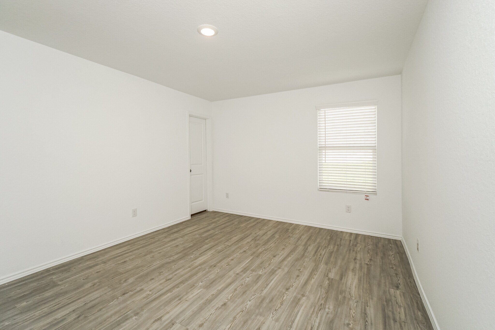 Building Photo - 5873 Companion Lp