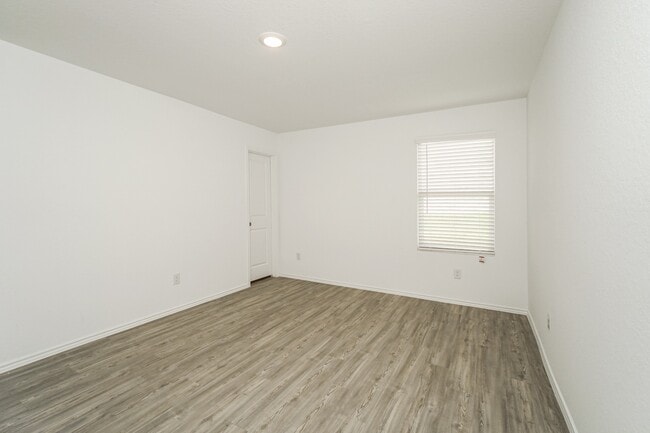 Building Photo - 5915 Sunset Song Ln