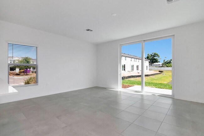 Building Photo - Brand-New 3BR/2.5BA Townhome in Lakewood Ranch — Internet, Trash, & Lawn Care Included