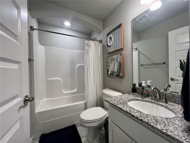 Building Photo - 4315 W Topeka Ave