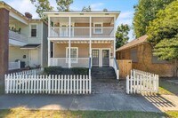 Building Photo - 3 bedroom 2 bath Downtown Savannah apartment