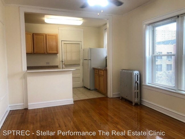 Building Photo - 118 1/2 S Maple Ave