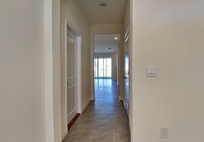 Building Photo - 310 Mangrove Shade Cir