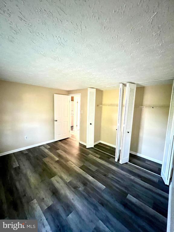 Building Photo - 2015 Mapleleaf Pl