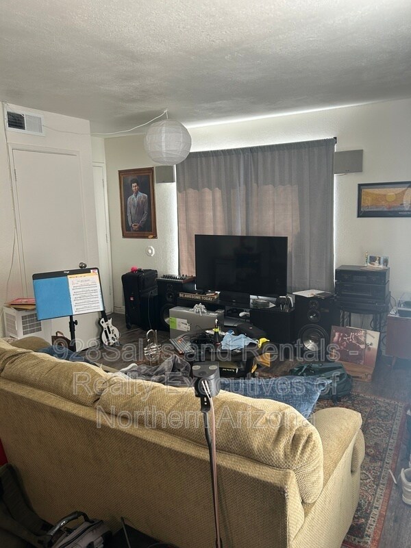 Building Photo - 1200 S Riordan Ranch St