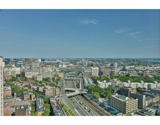 Building Photo - 400 Stuart St