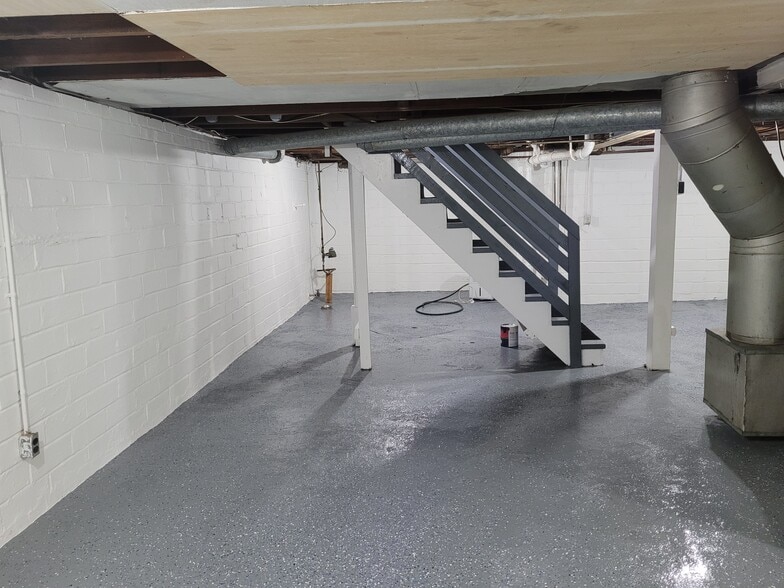 Basement - 530 W 10th St N