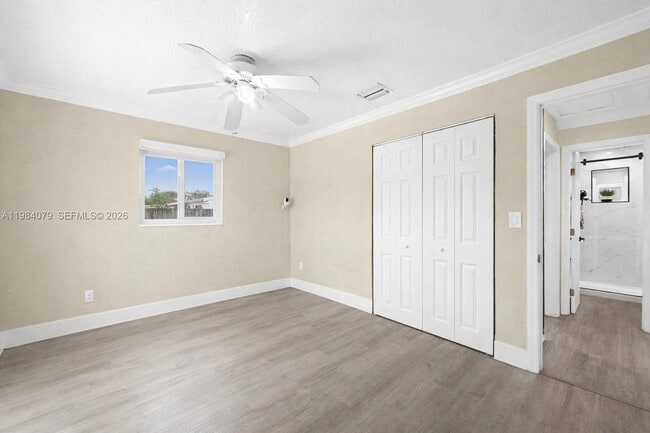 Building Photo - 5721 SW 38th Ct