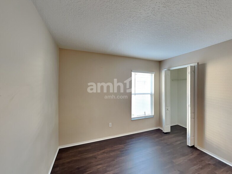 Building Photo - 10524 Walker Vista Dr