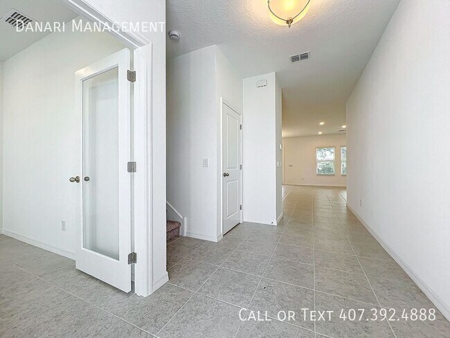 Building Photo - 1679 Meadowlark Dr