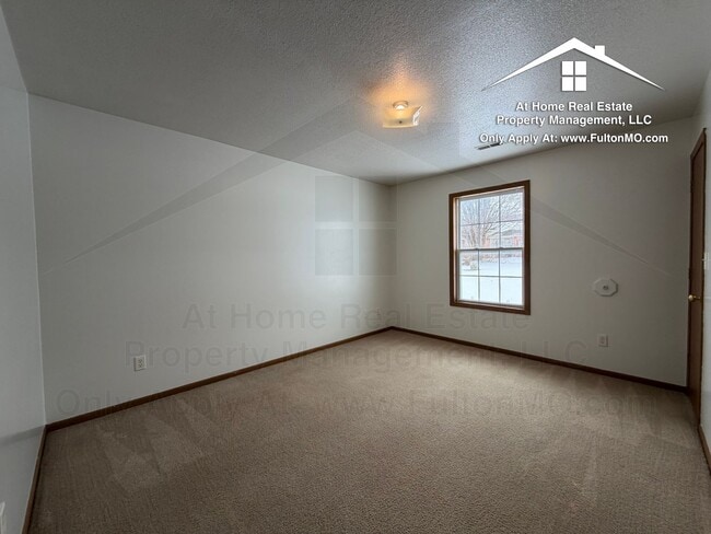 Building Photo - Gates Boulevard 2629–2631 Duplex