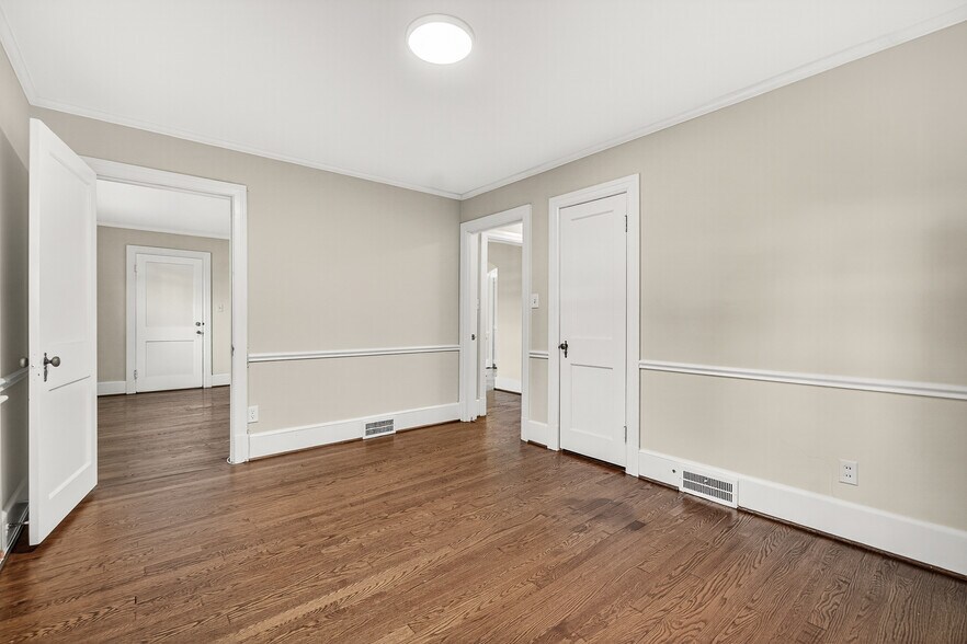 Building Photo - 920 N Market St