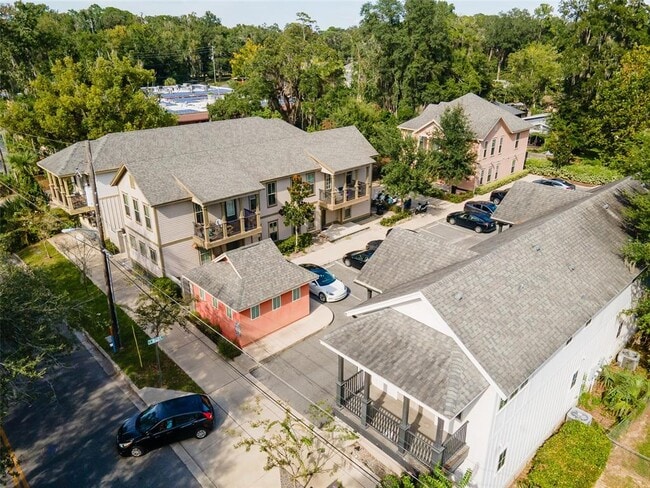 Building Photo - 711 NW 10th St