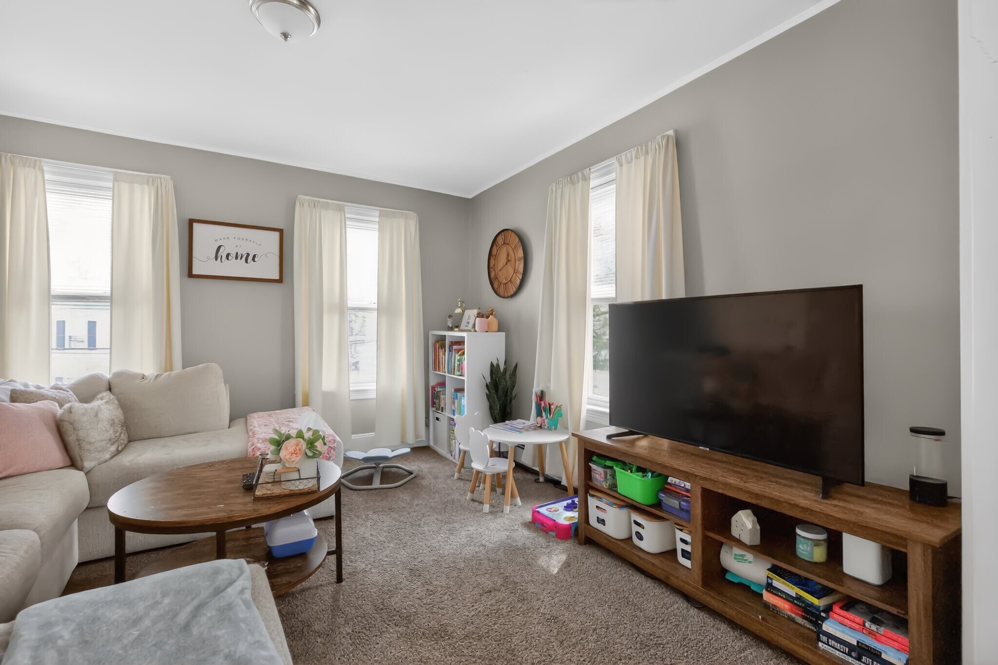 Building Photo - 187 County St