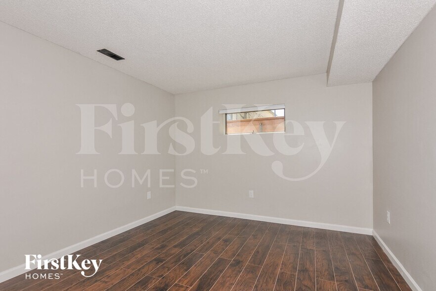 Building Photo - 1218 Brookstone Terrace