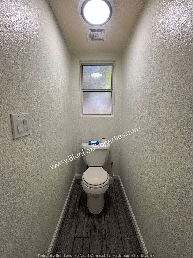 Building Photo - 10706 N Sand Canyon Pl