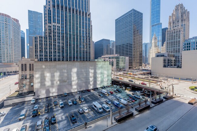 Building Photo - 240 E Illinois St