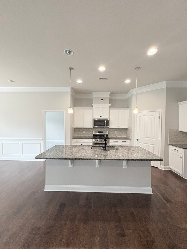 Building Photo - 676 Scarlet Baby Dr