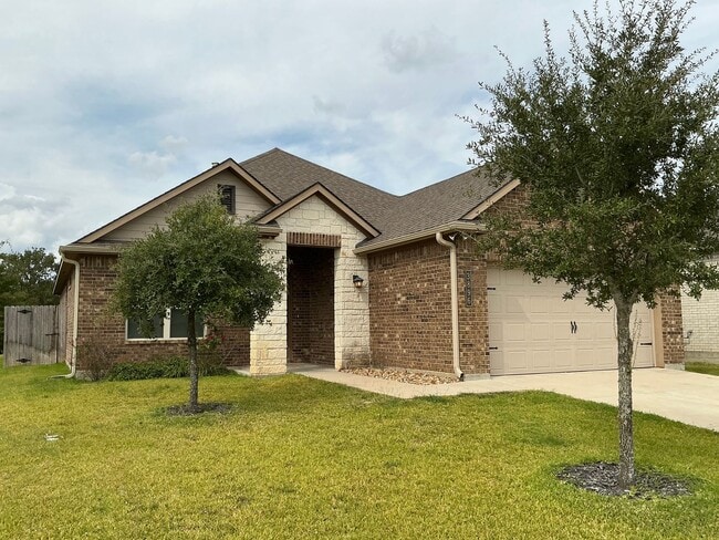 Building Photo - AVAILABLE NOW! 4-Bed 3-bath in Creek Meadows