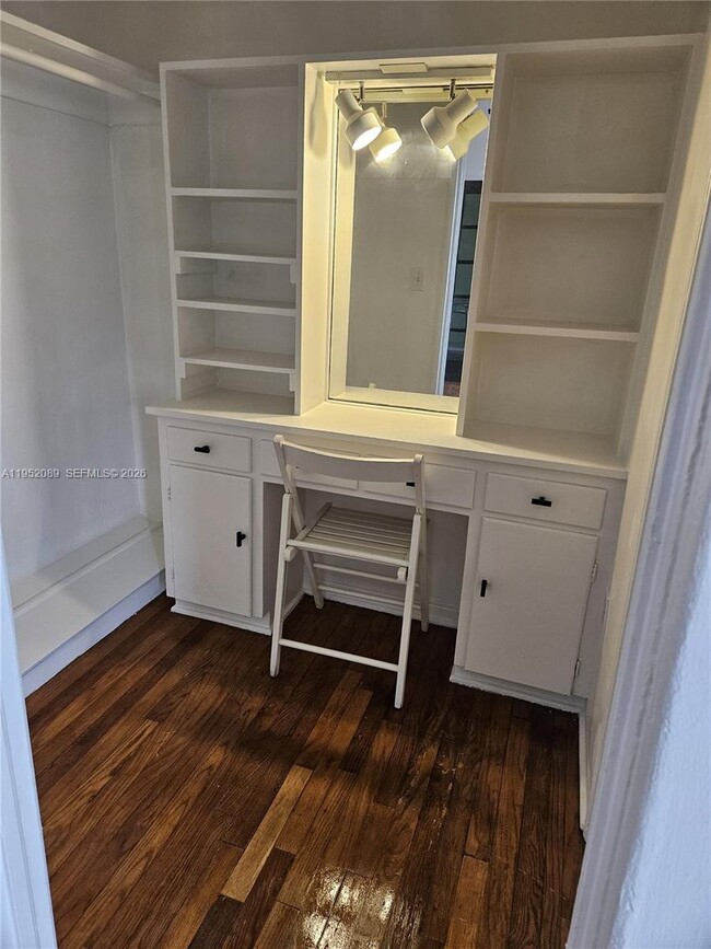 Building Photo - 900 Jefferson Ave