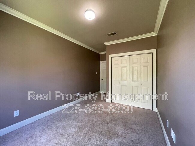 Building Photo - 31855 LA-16