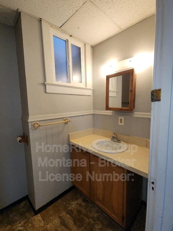 Building Photo - 534 S 3rd St W