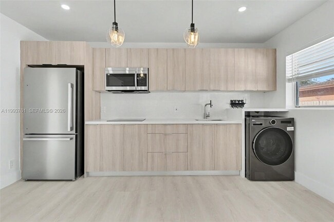 Building Photo - 55 SW 13th St