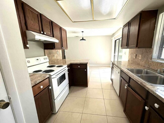 Building Photo - 951 Citrus Pl