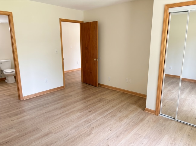 Building Photo - Renovated 4-Bedroom Home with Large Yard – Available for Lease at $1,660/Month