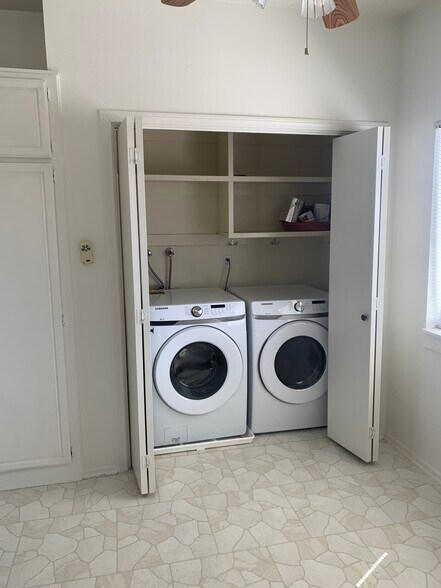 Building Photo - 19029 Nordhoff St