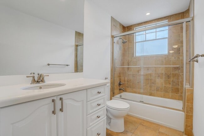 Building Photo - 705 Mainsail Cir