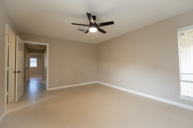 Building Photo - 7310 Westbranch Dr