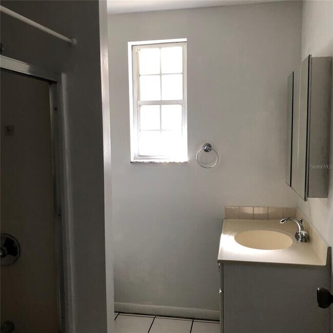 Building Photo - 409 S Orleans Ave