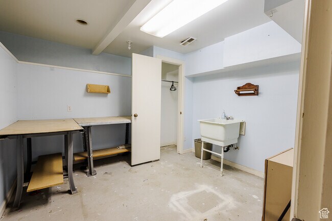 Building Photo - 8544 S 300 E