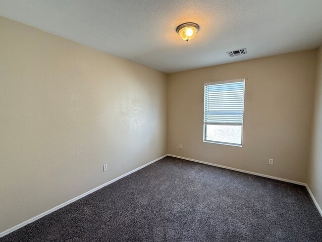 Building Photo - WATERFORD SQUARE COMMUNITY 3 BED 2.5 BATH **ASK ABOUT A MOVE IN SPECIAL!