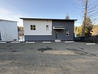 Building Photo - 1680 SE Crescent Dr