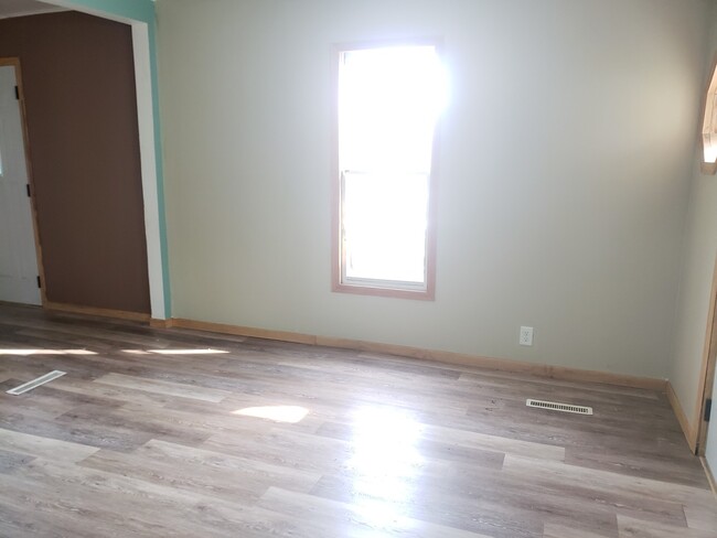 Building Photo - 2 Bedroom Single family home in Wausau!