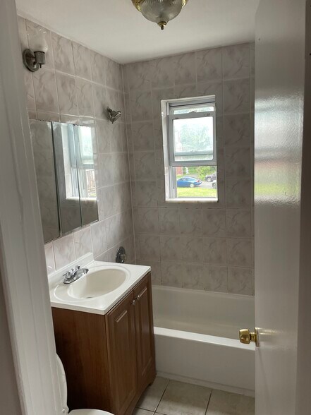 Building Photo - 735 Audrey Dr