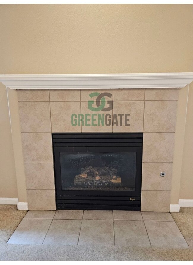 Building Photo - Spacious 4 Bedroom 3 Bath in Patterson! AV...