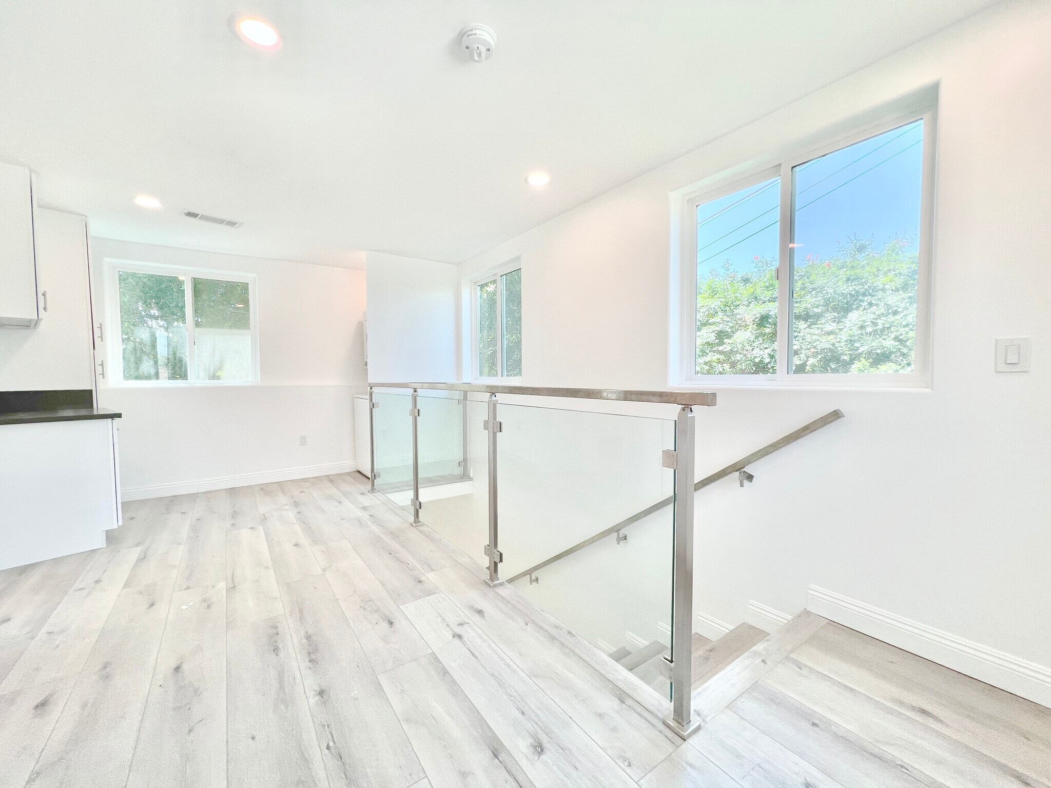 Building Photo - 2041 Linnington Ave