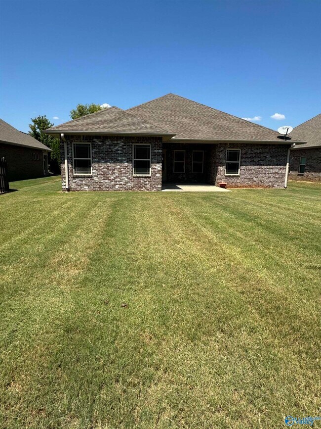 Building Photo - 475 E Mossyleaf Dr SW