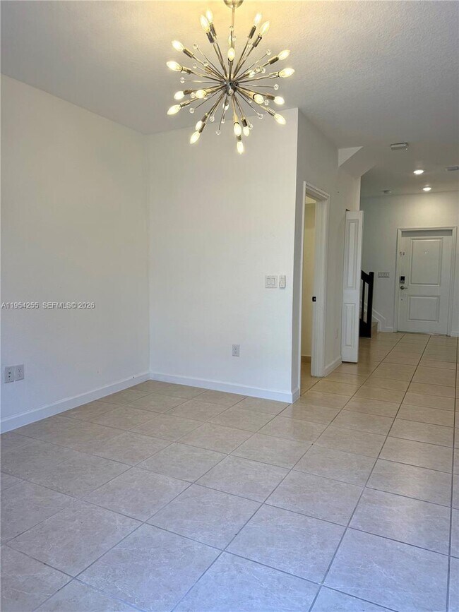 Building Photo - 405 NE 208th Terrace