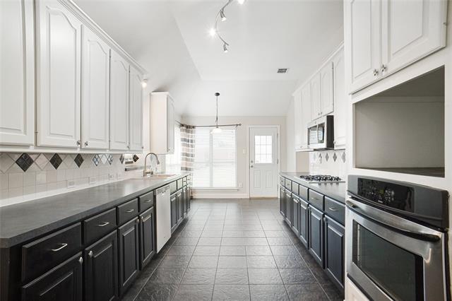 Building Photo - 1828 Lacey Oak Ln
