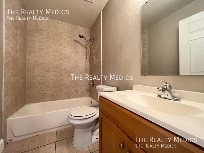 Building Photo - 1143 Fremont Park Ave