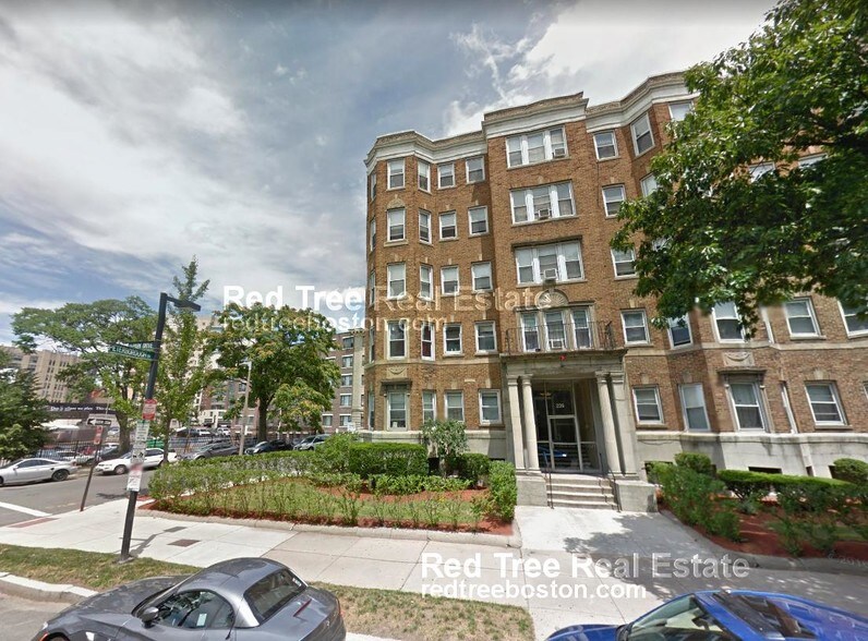 Building Photo - 235 Park Dr