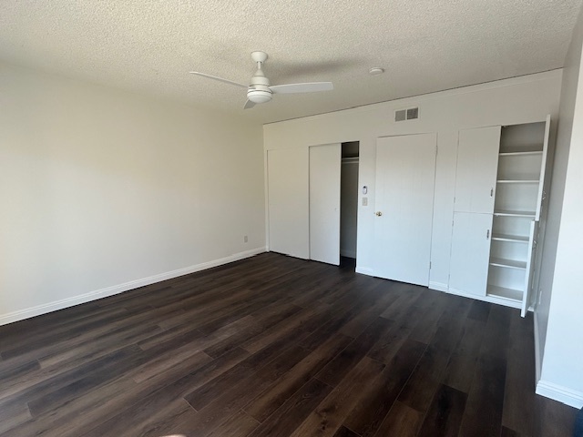 Huge master bedroom wiith built in shelves. - 804 Merrett Dr